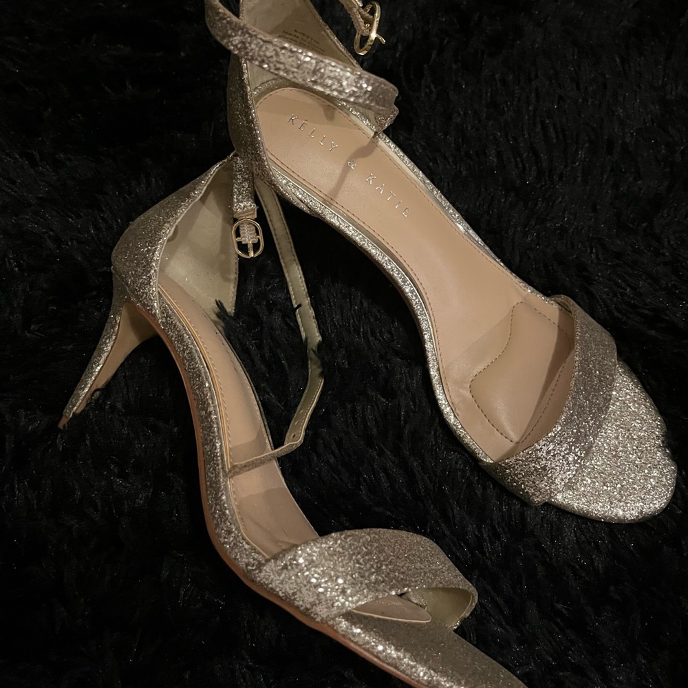 KELLY AND KATIE HEELS 8.5